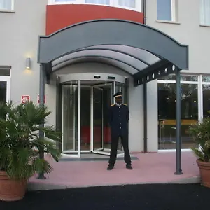 Formula Int. & Puravita Hotel